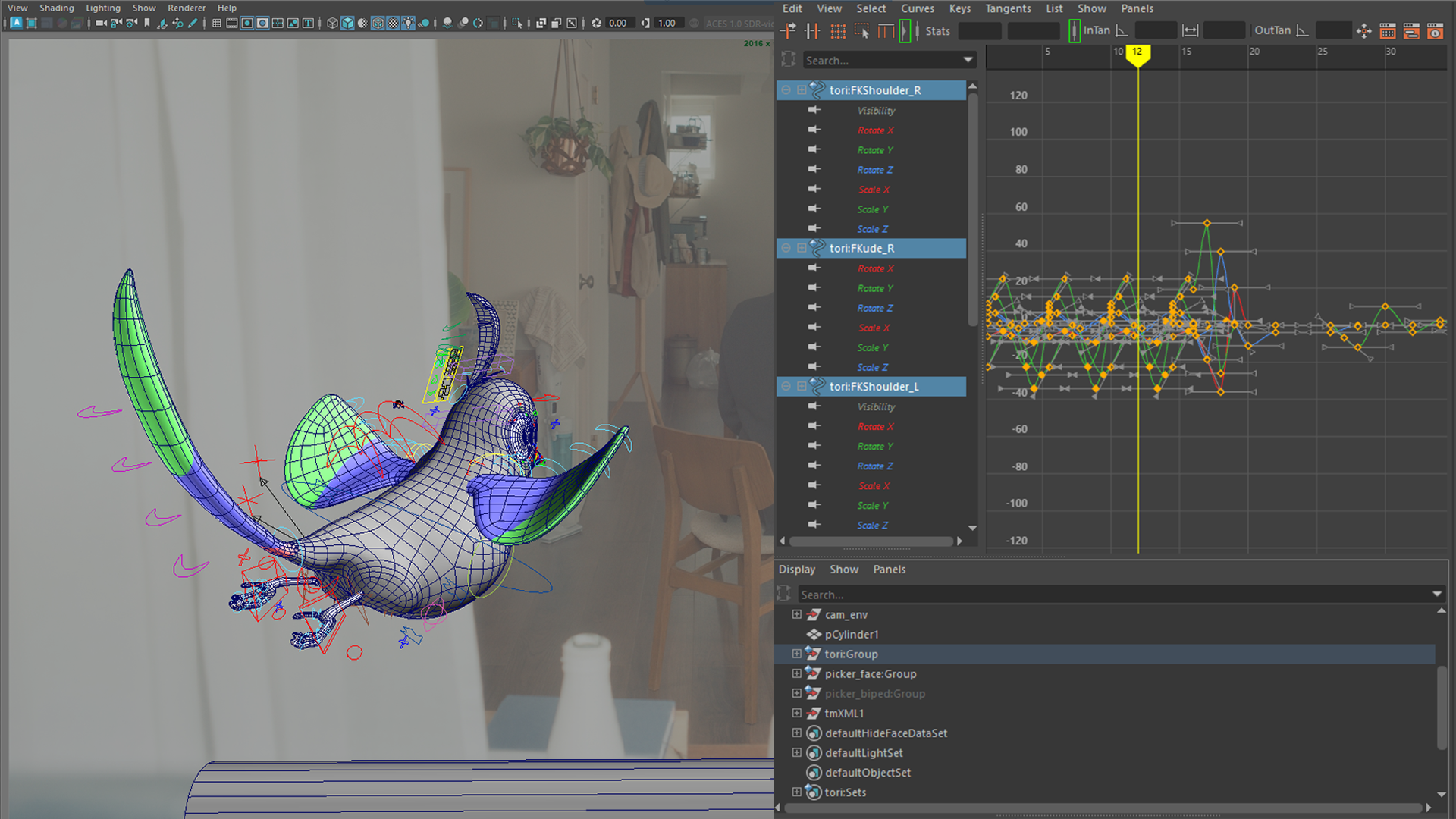 鳥らしいリズムや機敏な動きを意識して組み立てたアニメーション。