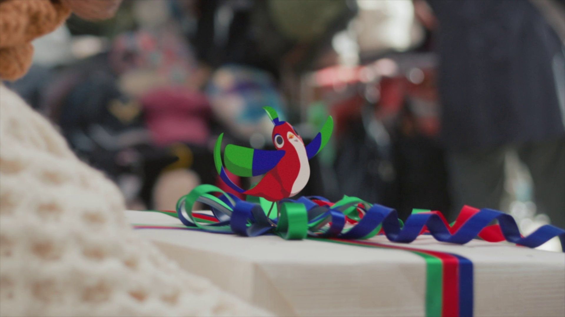 ３色の鳥・ゆうパック　贈り物